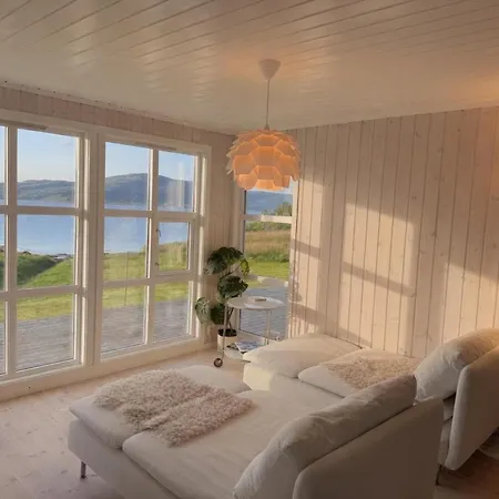 Oceanview Sleeps 6 - Sauna - Private Terrace